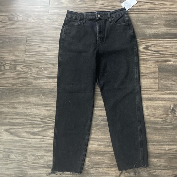 Hollister Stretch Ultra HighRise Mom Jeans - Picture 8 of 8